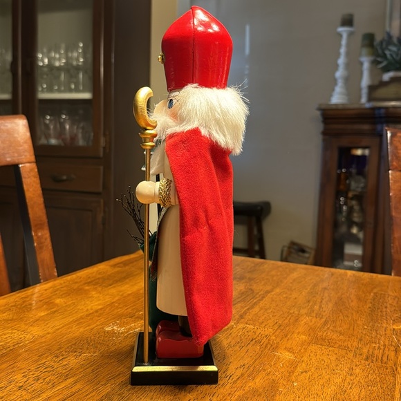Vtg Christmas nutcracker. 13” tall - Picture 4 of 4